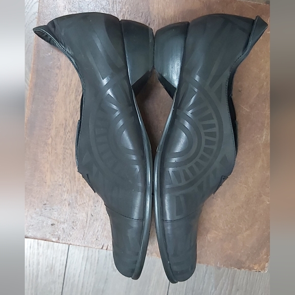 Everybody tone-on-tone shoes - Picture 5 of 9